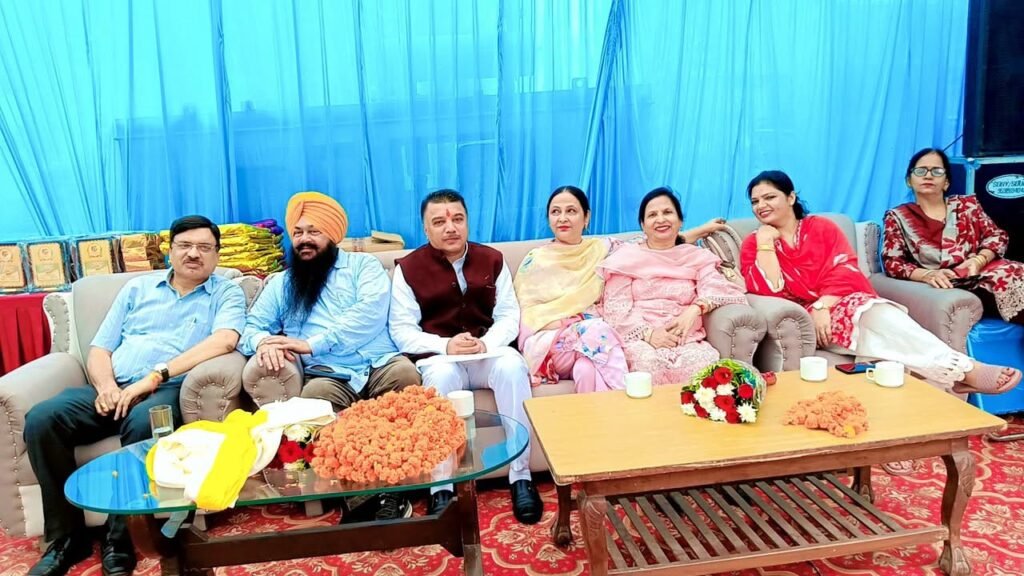 ਨਗਰ ਕੌਂਸਲ ਰੂਪਨਗਰ ਵਿਖੇ ਆਜ਼ਾਦੀ ਦਿਵਸ ਮਨਾਇਆ 1000447488