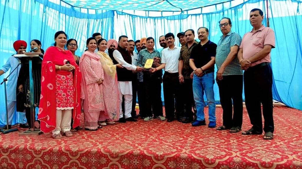 ਨਗਰ ਕੌਂਸਲ ਰੂਪਨਗਰ ਵਿਖੇ ਆਜ਼ਾਦੀ ਦਿਵਸ ਮਨਾਇਆ 1000447489