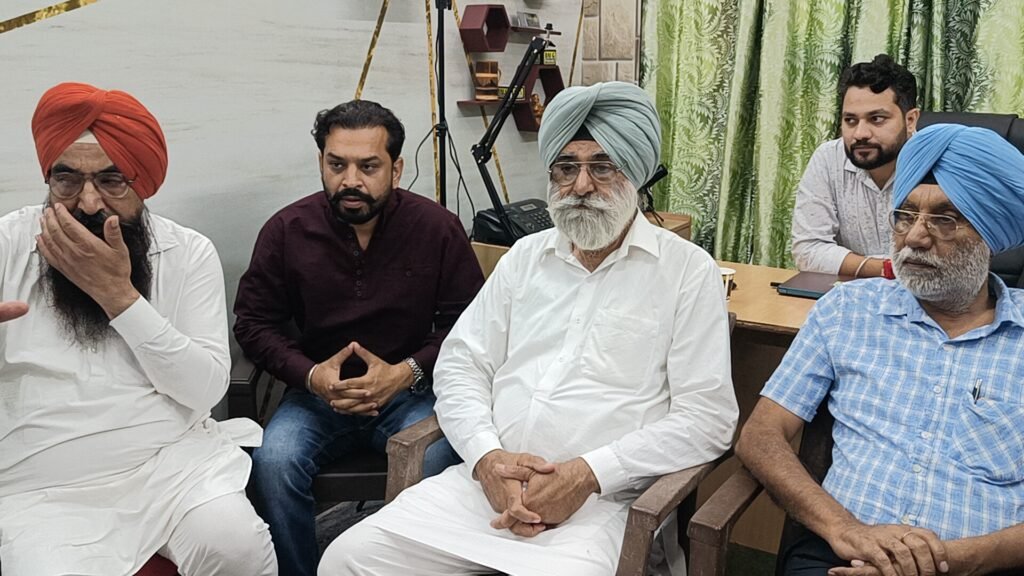 ਬਾਈ ਜੀ ਪੰਜਾਬੀ ਤੇ ਨਵੇਂ ਦਫਤਰ ਦਾ ਉਦਘਾਟਨ ਹਲਕਾ ਵਿਧਾਇਕ ਐਡਵੋਕੇਟ ਦਿਨੇਸ਼ ਕੁਮਾਰ ਚੱਡਾ ਨੇ ਕੀਤਾ oplus 0