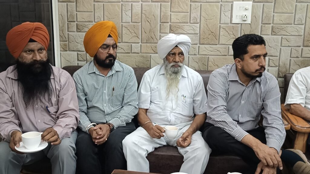 ਬਾਈ ਜੀ ਪੰਜਾਬੀ ਤੇ ਨਵੇਂ ਦਫਤਰ ਦਾ ਉਦਘਾਟਨ ਹਲਕਾ ਵਿਧਾਇਕ ਐਡਵੋਕੇਟ ਦਿਨੇਸ਼ ਕੁਮਾਰ ਚੱਡਾ ਨੇ ਕੀਤਾ oplus 0