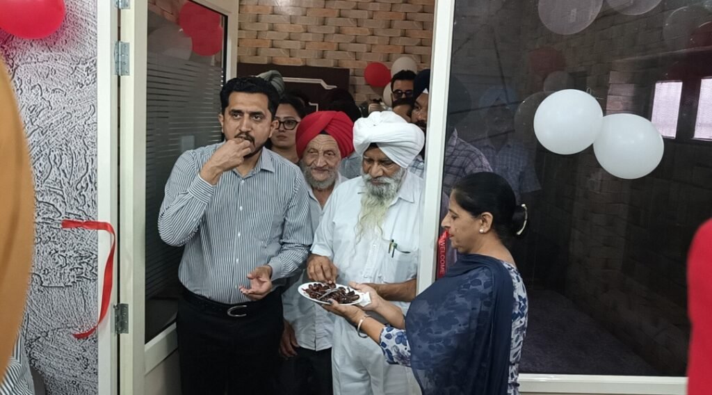 ਬਾਈ ਜੀ ਪੰਜਾਬੀ ਤੇ ਨਵੇਂ ਦਫਤਰ ਦਾ ਉਦਘਾਟਨ ਹਲਕਾ ਵਿਧਾਇਕ ਐਡਵੋਕੇਟ ਦਿਨੇਸ਼ ਕੁਮਾਰ ਚੱਡਾ ਨੇ ਕੀਤਾ 1000448176