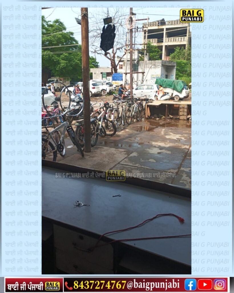 ਗੁਰੂ ਨਾਨਕ ਦੇਵ ਮਾਰਕੀਟ ਰੂਪਨਗਰ ਦਾ ਇੱਕ ਦੁਕਾਨਦਾਰ ਪ੍ਰੇਸ਼ਾਨ 1000448865