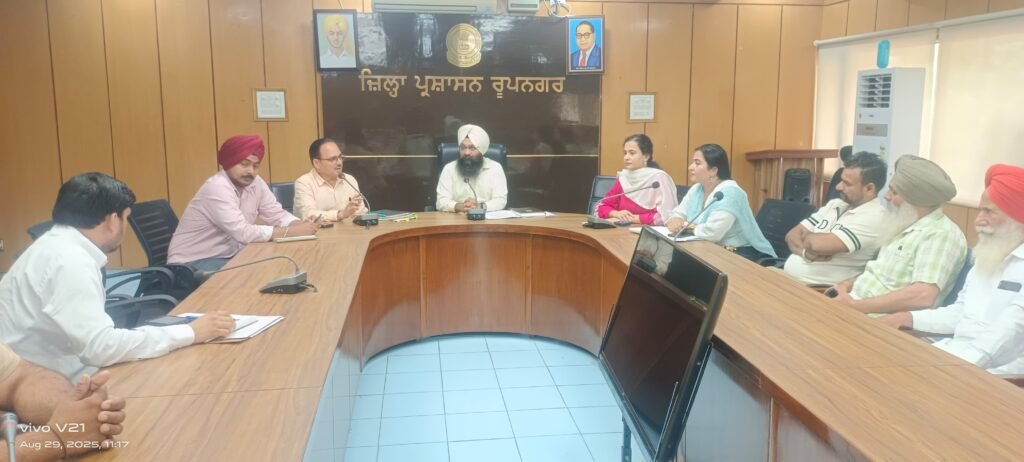 ਸੁਪਰ ਐਸ.ਐਮ.ਐਸ. ਤੋਂ ਬਿਨਾਂ ਵਾਢੀ ਕਰਨ ਵਾਲੀਆਂ ਕੰਬਾਈਨਾਂ ਉੱਤੇ ਸਖ਼ਤੀ ਕੀਤੀ ਜਾਵੇਗੀ - ਮੁੱਖ ਮੰਤਰੀ ਫੀਲਡ ਅਫ਼ਸਰ 1000448916