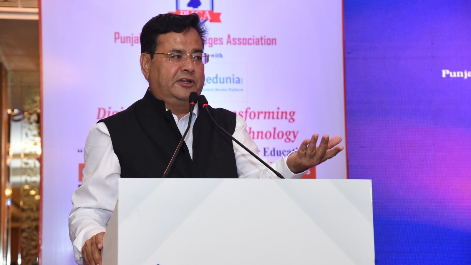 ਡਿਜੀਟਲ ਪੰਜਾਬ - ਤਕਨਾਲੋਜੀ ਰਾਹੀਂ ਸਿੱਖਿਆ ਨੂੰ ਬਦਲਣਾ" ਵਿਸ਼ੇ 'ਤੇ ਇੱਕ ਵਿਸ਼ੇਸ਼ ਕਾਨਫਰੰਸ ਦਾ ਆਯੋਜਨ 1000449103