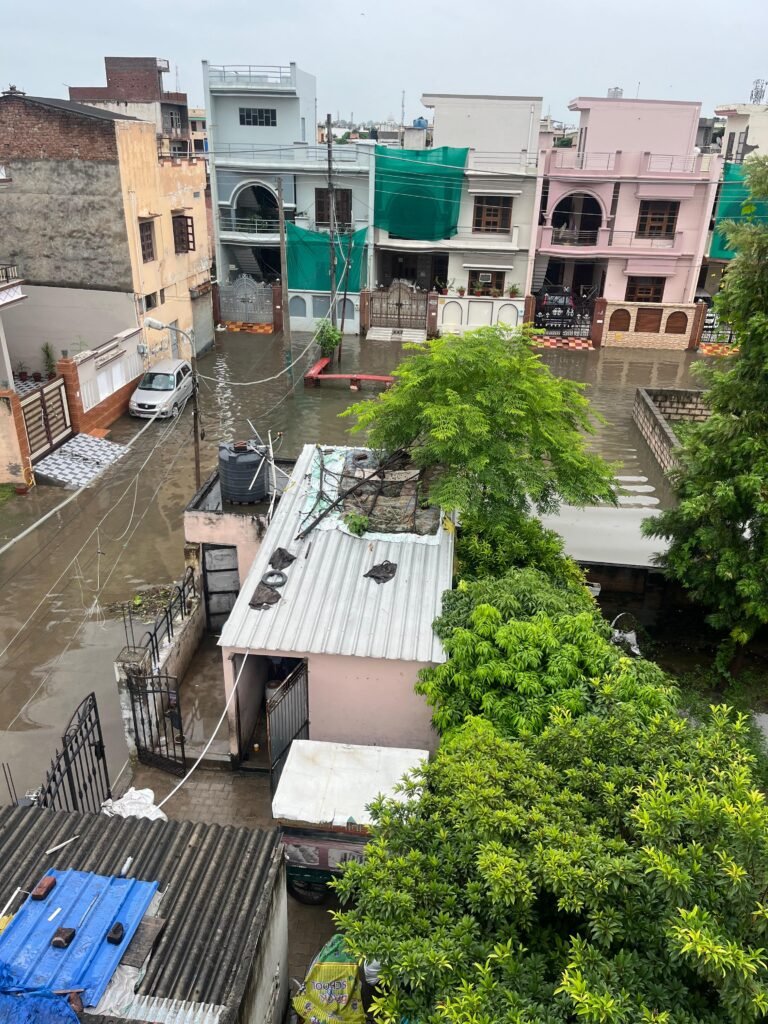 ਹਰਗੋਬਿੰਦ ਨਗਰ ਵਿੱਚ ਸੀਵਰੇਜ ਅਤੇ ਬਰਸਾਤੀ ਪਾਣੀ ਹੋਇਆ ਜਮ੍ਹਾ 1000449156