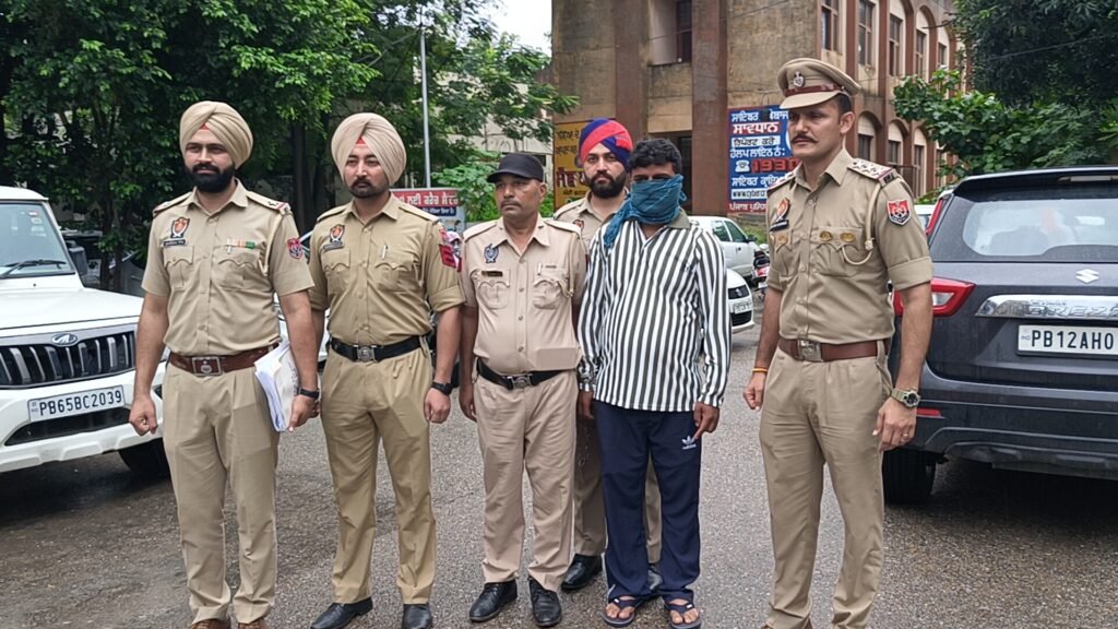 ਰੂਪਨਗਰ ਪੁਲਿਸ ਨੇ ਅਣਪਛਾਤੀ ਔਰਤ ਦੇ ਅੰਨੇ ਕਤਲ ਦੀ ਗੁੱਥੀ ਸੁਲਝਾਈ oplus 0