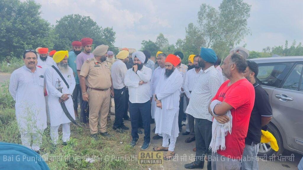 ਚੇਅਰਮੈਨ ਜਸਵੀਰ ਸਿੰਘ ਗੜ੍ਹੀ ਨੇ ਡੇਰਾ ਬਾਬਾ ਨਾਨਕ ਦੇ ਹੜ੍ਹ ਪ੍ਰਭਾਵਿਤ ਪਿੰਡਾਂ ਦਾ ਕੀਤਾ ਦੌਰਾ 1000450092