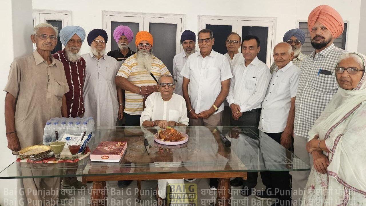 ਆਪਣਾ ਘਰ ਦੇ ਬਜ਼ੁਰਗ ਸਤੀਸ਼ਵਰ ਖੰਨਾ ਦਾ 80ਵਾਂ ਜਨਮ ਦਿਨ ਮਨਾਇਆ 1000450328