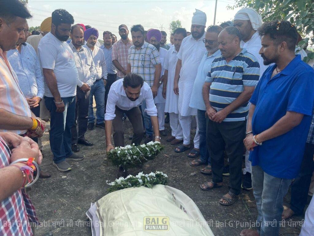 ਰੈਜ਼ੀਡੈਂਟ ਐਡੀਟਰ ਰਣਦੀਪ ਵਿਸ਼ਿਸ਼ਟ ਤੇ ਸੀਨੀਅਰ ਪੱਤਰਕਾਰ ਸੰਦੀਪ ਵਿਸ਼ਿਸ਼ਟ ਦੇ ਪਿਤਾ ਸ਼੍ਰੀ ਸੰਤ ਰਾਮ ਵਸ਼ਿਸ਼ਟ ਜੀ ਦਾ ਹੋਇਆ ਦੇਹਾਂਤ 1000450472