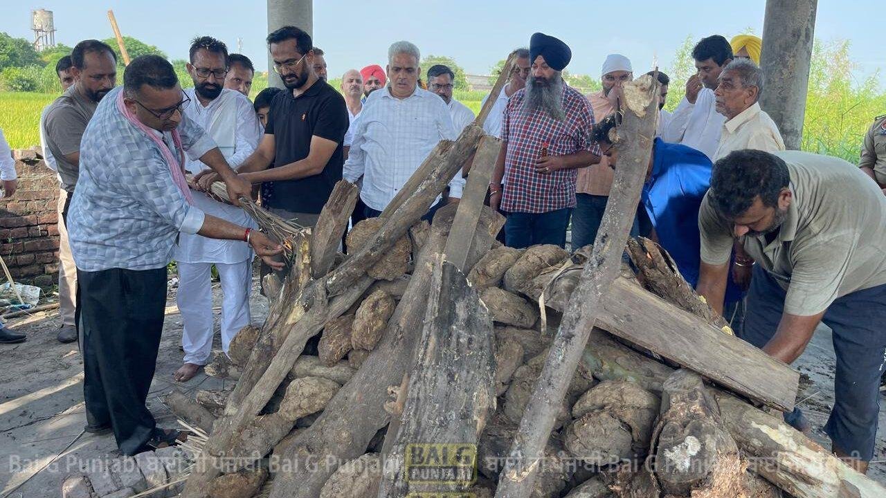 ਰੈਜ਼ੀਡੈਂਟ ਐਡੀਟਰ ਰਣਦੀਪ ਵਿਸ਼ਿਸ਼ਟ ਤੇ ਸੀਨੀਅਰ ਪੱਤਰਕਾਰ ਸੰਦੀਪ ਵਿਸ਼ਿਸ਼ਟ ਦੇ ਪਿਤਾ ਸ਼੍ਰੀ ਸੰਤ ਰਾਮ ਵਸ਼ਿਸ਼ਟ ਜੀ ਦਾ ਹੋਇਆ ਦੇਹਾਂਤ 1000450478