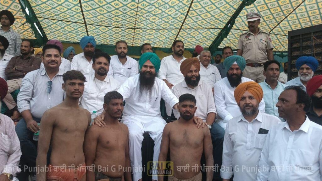 ਖਿਜ਼ਰਾਬਾਦ ਦੀ ਛਿੰਝ ਦੀ ਝੰਡੀ ਦੀ ਇੱਕ ਕੁਸ਼ਤੀ ਜੋਂਟੀ ਗੁੱਜਰ ਦਿੱਲੀ ਅਤੇ ਦੂਜੀ ਦਿਨੇਸ਼ ਗੂਲੀਆ ਝੱਜਰ ਨੇ ਜਿੱਤੀ 1000450754