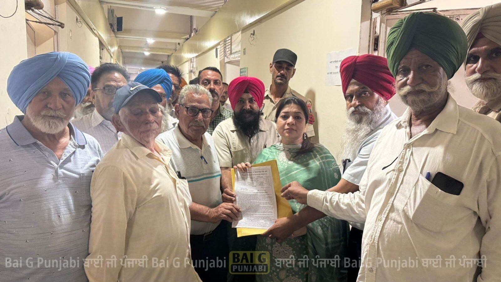 ਸਾਂਝਾ ਫਰੰਟ ਦੇ ਆਗੂਆਂ ਨੇ ਹੜ੍ਹ ਪ੍ਰਭਾਵਿਤ ਲੋਕਾਂ ਦੀ ਮੱਦਦ ਕਰਨ ਲਈ ਮੁੱਖ ਮੰਤਰੀ ਪੰਜਾਬ ਦੇ ਨਾਂ ਮੰਗ ਪੱਤਰ ਭੇਜਿਆ 1000450929