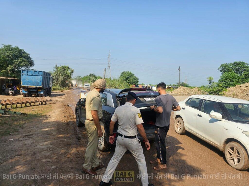 ਰੂਪਨਗਰ ਪੁਲਿਸ ਵੱਲੋਂ ਸੂਬੇ ਹਿਮਾਚਲ ਪ੍ਰਦੇਸ਼ ਦੀ ਸਰਹੱਦ ਤੇ 07 ਇੰਟਰਸਟੇਟ ਨਾਕੇ ਲਗਾ ਕੇ "ਅਪਰੇਸ਼ਨ ਸੀਲ-20" ਚਲਾਇਆ ਗਿਆ 1000451243