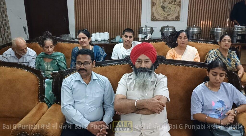 ਸਿਮਰ ਕੌਰ ਦੀ ਕਿਤਾਬ "ਤਸਵੀਰ' ਰਿਲੀਜ਼ ਕੀਤੀ ਗਈ 1000451669