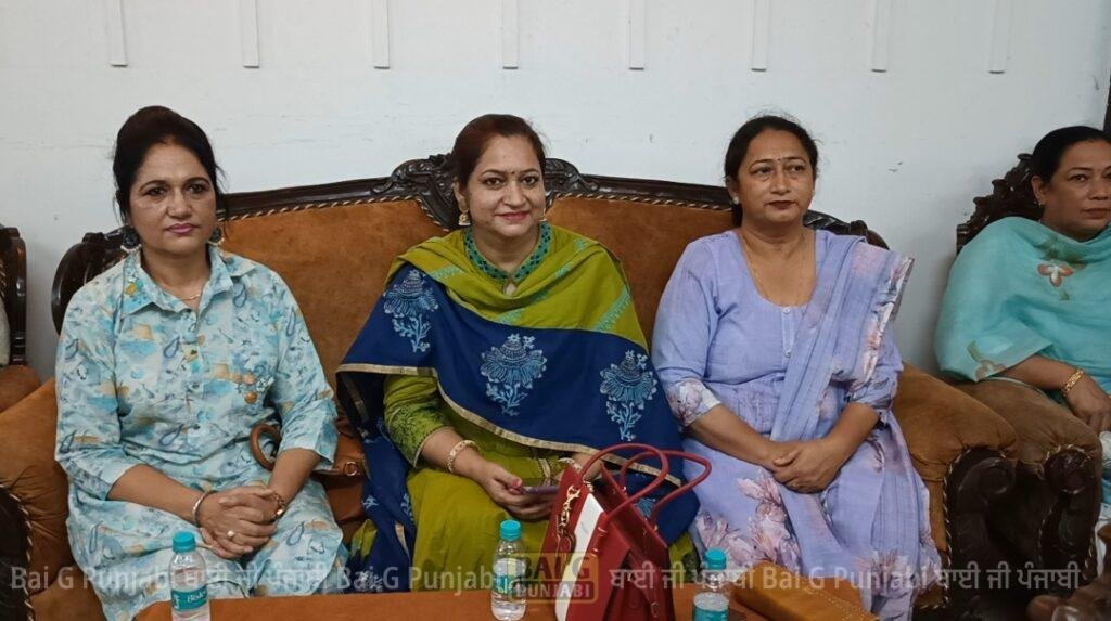 ਸਿਮਰ ਕੌਰ ਦੀ ਕਿਤਾਬ "ਤਸਵੀਰ' ਰਿਲੀਜ਼ ਕੀਤੀ ਗਈ 1000451674