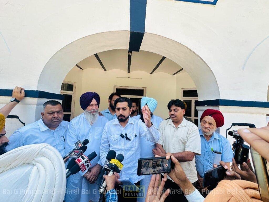 ਰੂਪਨਗਰ 'ਚ ਖਾਦ ਦੇ ਨਾਲ਼ ਧੱਕੇ ਨਾਲ਼ ਬੂਸਟਰ ਵੇਚਣ ਵਾਲੇ ਡਿਸਟ੍ਰੀਬਿਊਟਰ ਤੇ ਪਰਚਾ ਦਰਜ 1000453532