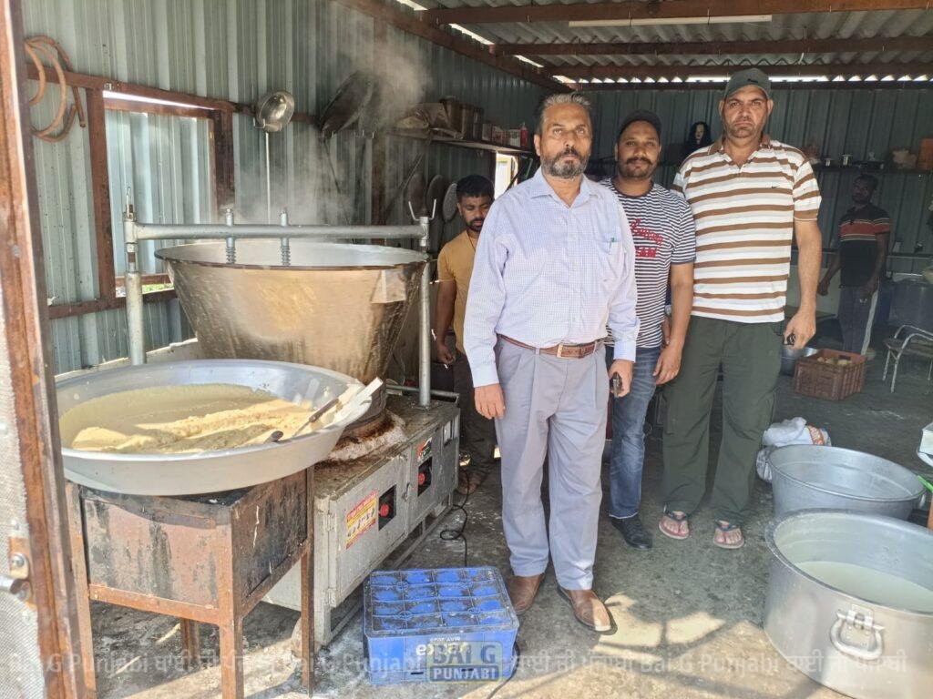 ਤਿਉਹਾਰਾਂ ਦੇ ਚੱਲ ਰਹੇ ਸੀਜ਼ਨ ਦੇ ਮੱਦੇਨਜ਼ਰ ਫੂਡ ਸੇਫਟੀ ਟੀਮ ਨੇ ਜ਼ਿਲ੍ਹੇ ਭਰ 'ਚ ਵੱਖ-ਵੱਖ ਮਠਿਆਈ ਦੀਆਂ ਦੁਕਾਨਾਂ ਦੀ ਕੀਤੀ ਚੈਕਿੰਗ 1000453924