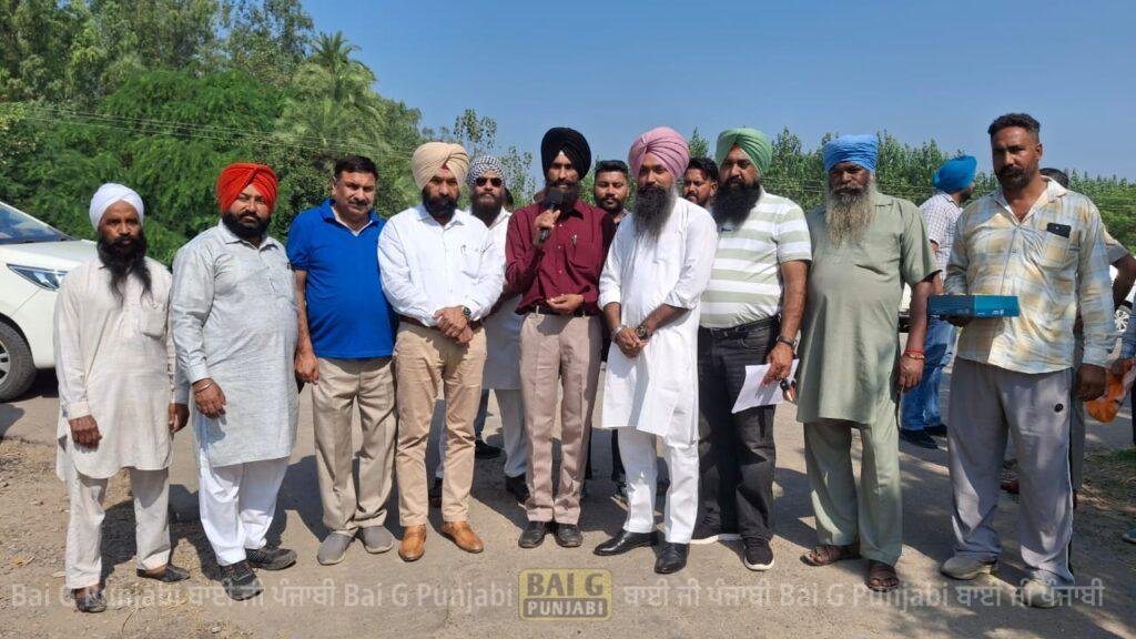 ਵਿਧਾਇਕ ਡਾ. ਚਰਨਜੀਤ ਸਿੰਘ ਨੇ ਹਲਕੇ 'ਚ ਬਣਨ ਵਾਲੀਆਂ ਸੜਕਾਂ ਦੀ ਉਸਾਰੀ ਦੀ ਕਰਵਾਈ ਸ਼ੁਰੂਆਤ 1000454062