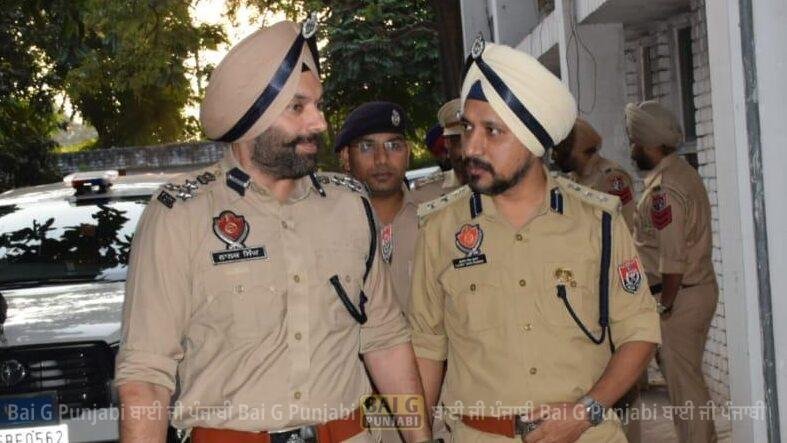 ਭਾਰੀ ਮਾਤਰਾ ਵਿੱਚ ਨਸ਼ੀਲਾ ਪਦਾਰਥ, ਅਫੀਮ, ਚਰਸ ਅਤੇ ਮੋਬਾਈਲ ਫੋਨ ਬਰਾਮਦ, 8 ਵਿਅਕਤੀ ਆਏ ਪੁਲਿਸ ਦੇ ਕਾਬੂ 1000454677