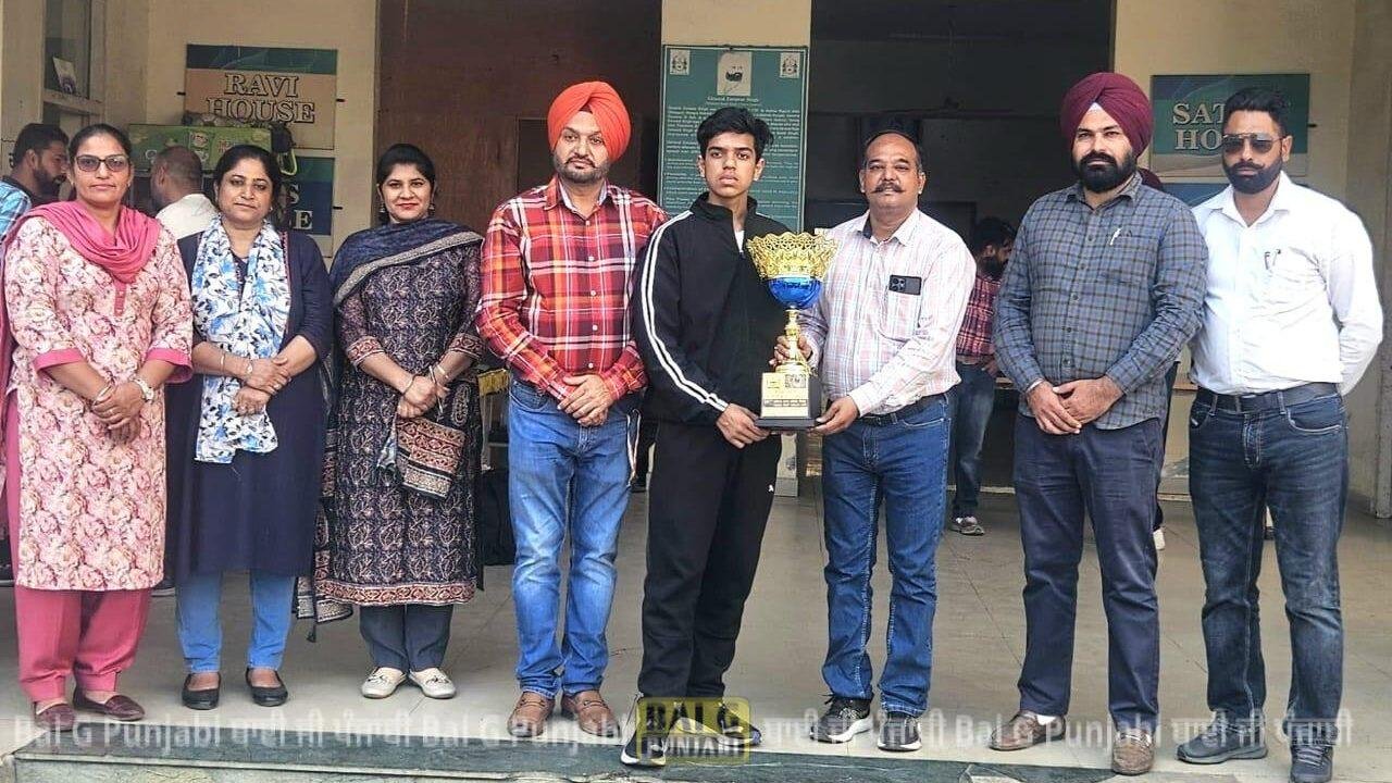 ਰੂਪਨਗਰ ਦੇ ਅਖਿਲੇਸ਼ ਵਰਮਾ ਨੇ ਰੋਡ ਸਾਇਕਲਿੰਗ ਅੰਡਰ-14 ਲੜਕੇ ਵਿੱਚ ਦੋ ਗੋਲਡ ਮੈਡਲ ਹਾਸਿਲ ਕੀਤੇ 1000455419