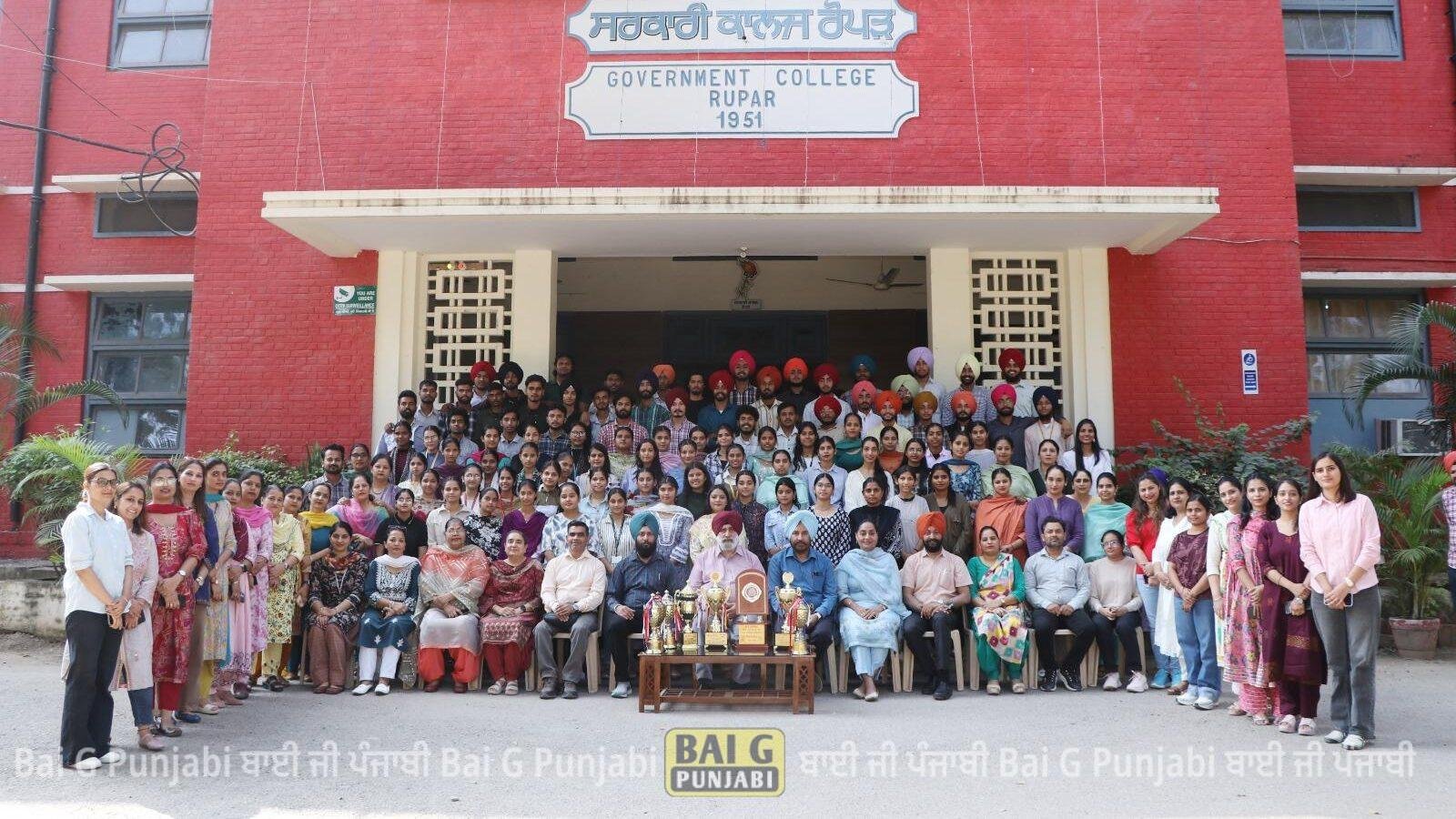 ਸਰਕਾਰੀ ਕਾਲਜ ਰੋਪੜ ਨੇ ਖੇਤਰੀ ਯੁਵਕ ਅਤੇ ਲੋਕ ਮੇਲਾ ਵਿਚ ਸੈਕਿੰਡ ਰਨਰਅੱਪ ਟਰਾਫ਼ੀ ਕੀਤੀ ਹਾਸਲ 1000455613