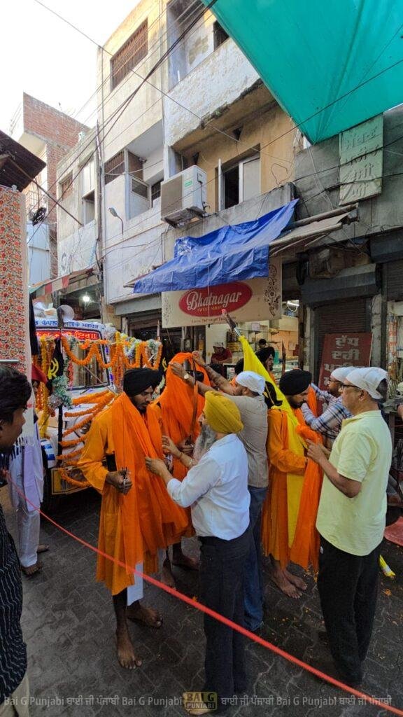 ਸ੍ਰੀ ਗੁਰੂ ਨਾਨਕ ਦੇਵ ਜੀ ਦੇ ਪ੍ਰਕਾਸ਼ ਪੁਰਬ ਸਬੰਧੀ ਨਗਰ ਕੀਰਤਨ ਦਾ ਸ਼ਾਨਦਾਰ ਸਵਾਗਤ 1000455630