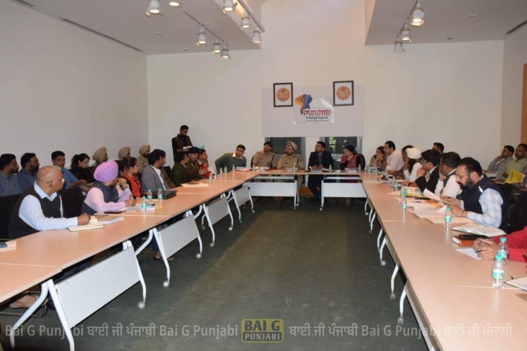 ਸ਼੍ਰੀ ਗੁਰੂ ਤੇਗ ਬਹਾਦਰ ਜੀ ਦੇ ਸ਼ਹੀਦੀ ਸਮਾਗਮਾਂ ਦੇ ਪ੍ਰਬੰਧਾਂ ਦੀ ਡਿਪਟੀ ਕਮਿਸ਼ਨਰ ਤੇ ਐੱਸ ਐੱਸ ਪੀ ਨੇ ਸਮੂਹ ਵਿਭਾਗਾਂ ਦੇ ਕਾਰਜਾਂ ਦੀ ਸਮੀਖਿਆ ਕੀਤੀ 1000456387