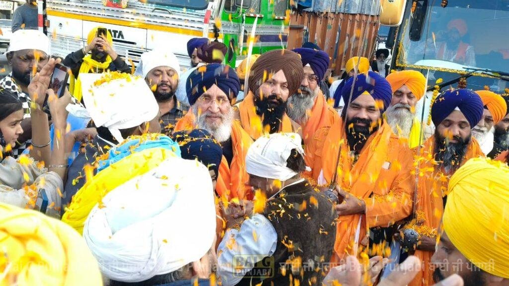 ਸੀਸ ਮਾਰਗ ਨਗਰ ਕੀਰਤਨ ਦਾ ਗੁਰ ਭੱਠਾ ਸਾਹਿਬ ਵਿਖੇ ਭਰਵਾਂ ਸਵਾਗਤ 1002134028