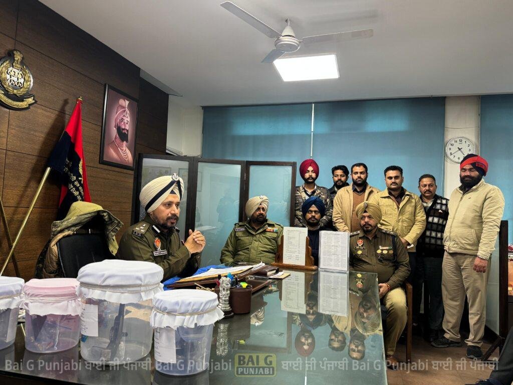 ਰੂਪਨਗਰ ਪੁਲਿਸ ਨੇ ਟਾਰਗੇਟ ਕਿਲਿੰਗ ਤੇ ਲੁੱਟ ਦੀ ਵੱਡੀ ਸਾਜ਼ਿਸ਼ ਨੂੰ ਨਾਕਾਮ ਕਰਦਿਆਂ 05 ਦੋਸ਼ੀਆਂ ਨੂੰ ਗ੍ਰਿਫ਼ਤਾਰ ਕੀਤਾ 1000459665
