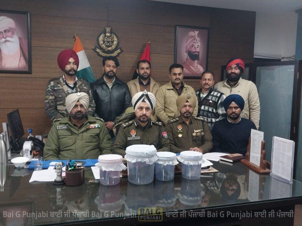 ਰੂਪਨਗਰ ਪੁਲਿਸ ਨੇ ਟਾਰਗੇਟ ਕਿਲਿੰਗ ਤੇ ਲੁੱਟ ਦੀ ਵੱਡੀ ਸਾਜ਼ਿਸ਼ ਨੂੰ ਨਾਕਾਮ ਕਰਦਿਆਂ 05 ਦੋਸ਼ੀਆਂ ਨੂੰ ਗ੍ਰਿਫ਼ਤਾਰ ਕੀਤਾ 1000459677