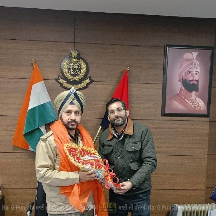 ਆਮ ਆਦਮੀ ਪਾਰਟੀ ਦੇ ਆਗੂ ਸੰਦੀਪ ਜੋਸ਼ੀ ਨੇ ਡੀਆਈਜੀ ਬਣੇ ਗੁਲਨੀਤ ਸਿੰਘ ਖੁਰਾਨਾ ਦਾ ਕੀਤਾ ਸਨਮਾਨ 1000459974