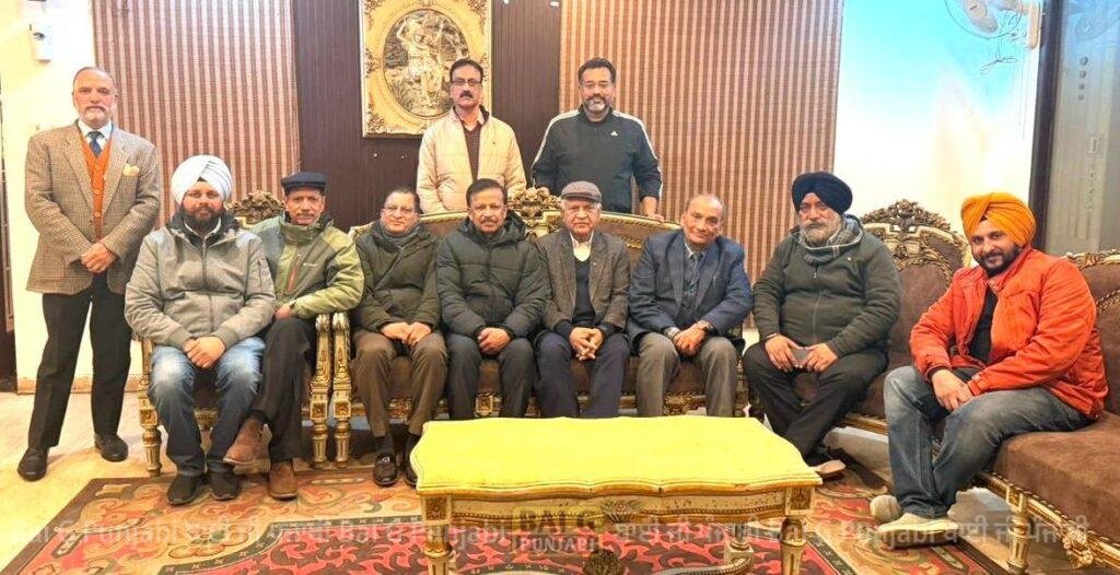 ਪ੍ਰਸਿੱਧ ਸਮਾਜ ਸੇਵਕ ਡਾਕਟਰ ਆਰ ਐੱਸ ਪਰਮਾਰ ਨੂੰ ਪ੍ਰਧਾਨ ਅਤੇ ਚਿਤਰੰਜਨ ਬਾਂਸਲ ਨੂੰ ਫੇਰ ਸਰਬਸੰਮਤੀ ਨਾਲ ਸਕੱਤਰ ਚੁਣ ਲਿਆ ਗਿਆ 1002365084