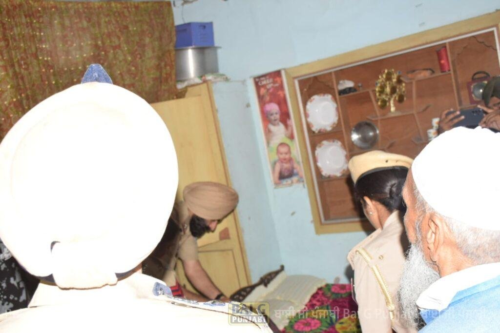 ਸ਼ਾਮਪੁਰਾ ਵਿਖੇ ਡੀਆਈਜੀ ਡਾ. ਨਾਨਕ ਸਿੰਘ ਨੇ ਕੀਤੀ ਅਗਵਾਈ 04 ਮੁਕੱਦਮੇ ਦਰਜ ਕਰਕੇ ਗ੍ਰਿਫਤਾਰ ਕੀਤੇ 04 ਵਿਅਕਤੀਆਂ 'ਚੋਂ 03 ਨੂੰ ਨਸ਼ਾ ਛੁਡਾਓ ਕੇਂਦਰਾਂ 'ਚ ਕਰਵਾਇਆ ਦਾਖਲ 1000464845