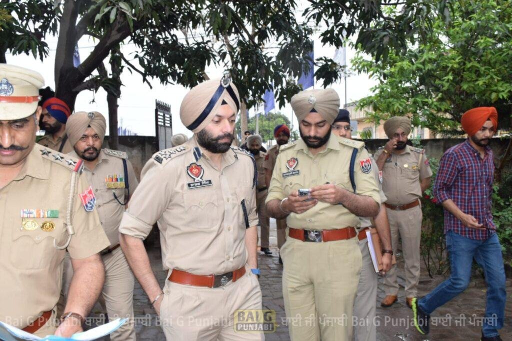 ਸ਼ਾਮਪੁਰਾ ਵਿਖੇ ਡੀਆਈਜੀ ਡਾ. ਨਾਨਕ ਸਿੰਘ ਨੇ ਕੀਤੀ ਅਗਵਾਈ 04 ਮੁਕੱਦਮੇ ਦਰਜ ਕਰਕੇ ਗ੍ਰਿਫਤਾਰ ਕੀਤੇ 04 ਵਿਅਕਤੀਆਂ 'ਚੋਂ 03 ਨੂੰ ਨਸ਼ਾ ਛੁਡਾਓ ਕੇਂਦਰਾਂ 'ਚ ਕਰਵਾਇਆ ਦਾਖਲ 1000464848