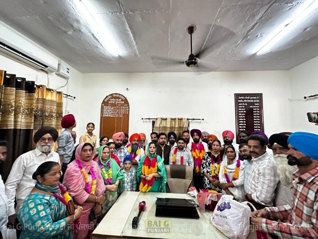 ਬਲਾਕ ਸੰਮਤੀ ਰੂਪਨਗਰ ਦੇ ਨਵੇਂ ਚੇਅਰਮੈਨ ਮਲਕੀਤ ਸਿੰਘ ਭੰਗੂ ਤੇ ਵਾਈਸ ਚੇਅਰਮੈਨ ਮਨਜੀਤ ਕੌਰ ਦੀ ਹੋਈ ਤਾਜਪੋਸ਼ੀ 1002624744