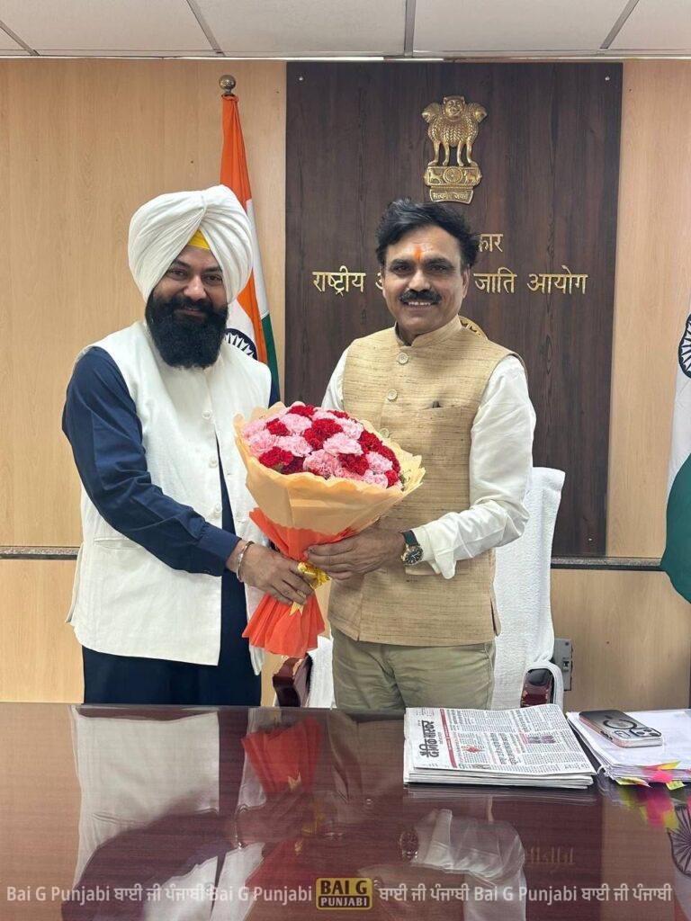 ਜਨਗਣਨਾ 2027 ਲਈ ਤਿਆਰ ਫ਼ਾਰਮ ਵਿਚ ਅਨੂਸੂਚਿਤ ਜਾਤੀਆਂ ਦੇ ਲੋਕਾਂ ਲਈ ਮਨਾਹੀ ਵਾਲੇ ਸ਼ਬਦ ਵਰਤਣ ਦੇ ਮਾਮਲੇ ਵਿਚ ਜਸਵੀਰ ਸਿੰਘ ਗੜ੍ਹੀ ਵਲੋਂ ਰਾਸ਼ਟਰੀ ਅਨੁਸੂਚਿਤ ਜਾਤੀਆਂ ਕਮਿਸ਼ਨ ਦੇ ਚੇਅਰਮੈਨ ਨਾਲ ਮੁਲਾਕਾਤ 1000468614